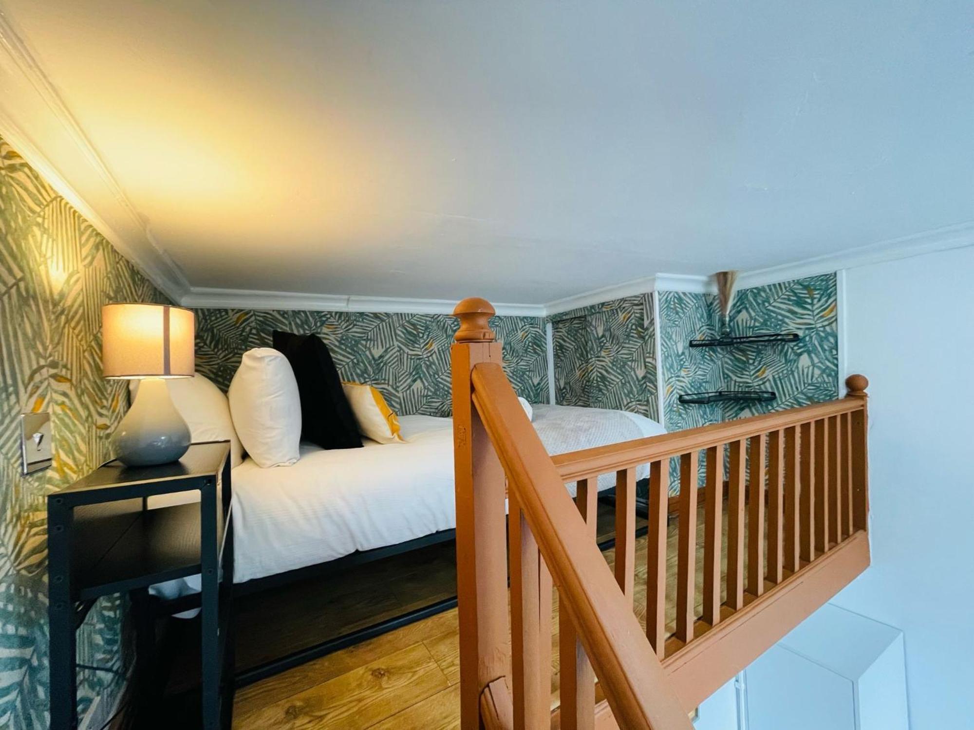 Modern Studios Queenspark 런던 객실 사진