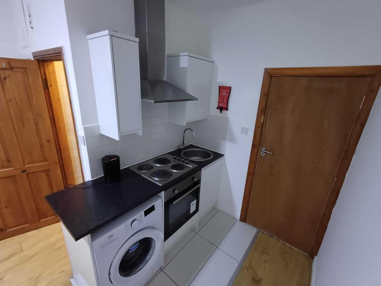 Modern Studios Queenspark 런던 객실 사진